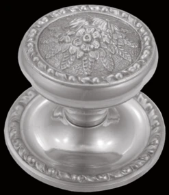 Domino Brass - Centre Door Knob - 2526 Design D82mm -Deals Windsor Restorations Store 2b3f33 0bb688d530e64e2f95e1f6e2e6d7e61bmv2