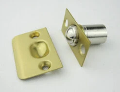 Worldwide - Ball Catch Latch With Cupped Striker