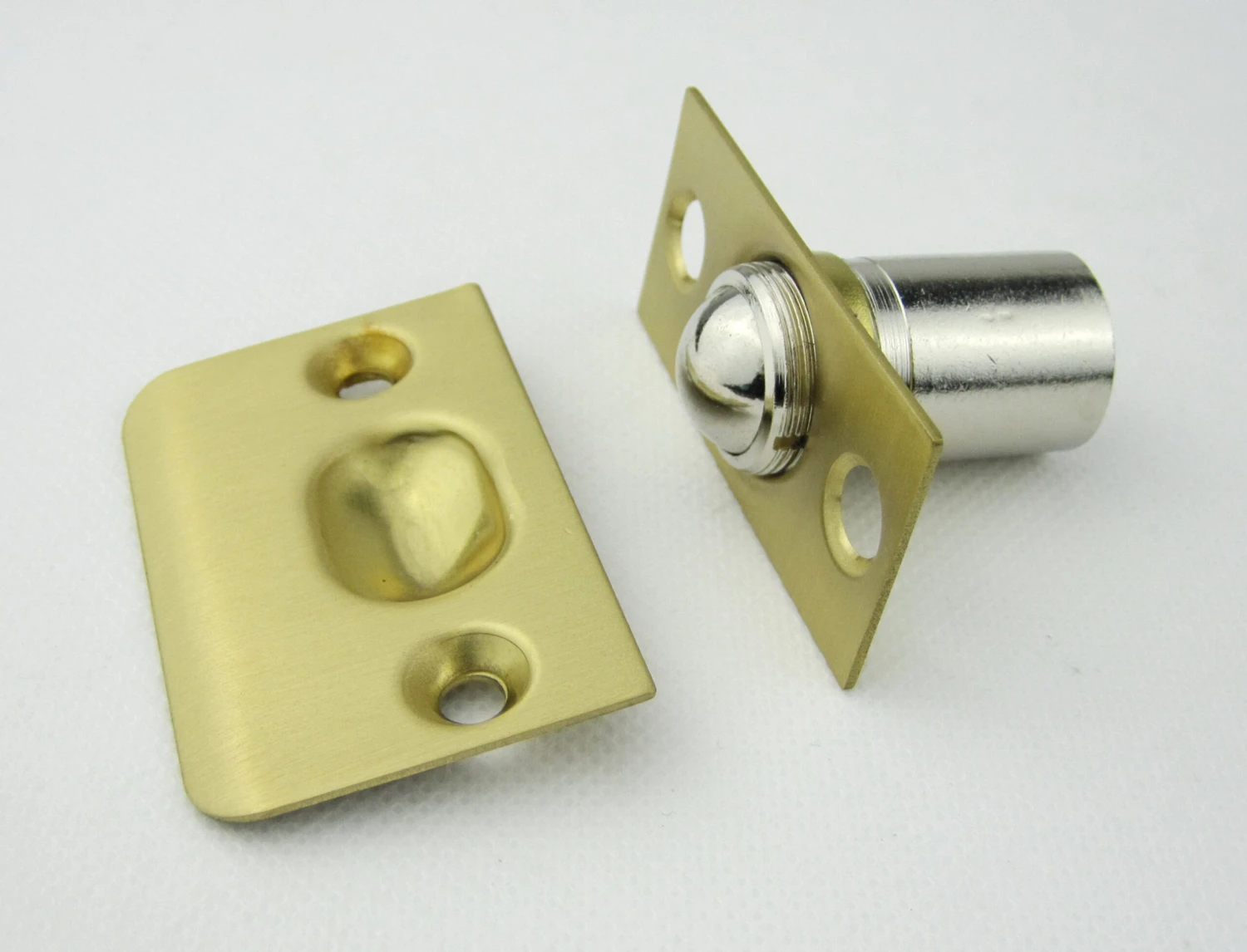 Worldwide - Ball Catch Latch With Cupped Striker 1 Worldwide - Ball Catch Latch With Cupped Striker