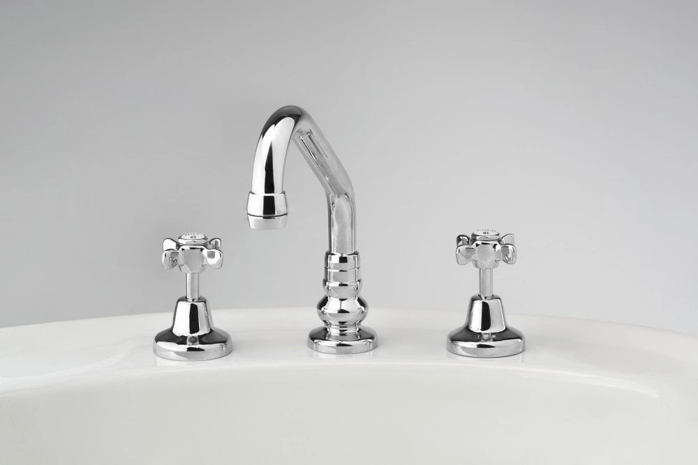 CB Ideal - Heritage - Basin Set With Swivel Upswept Outlet 1 CB Ideal - Heritage - Basin Set With Swivel Upswept Outlet