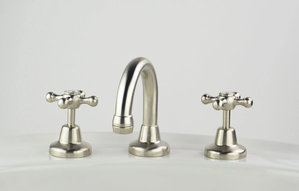 CB Ideal - Roulette - Basin Set With Fixed Gooseneck Outlet 8 CB Ideal - Roulette - Basin Set With Fixed Gooseneck Outlet - Image 8